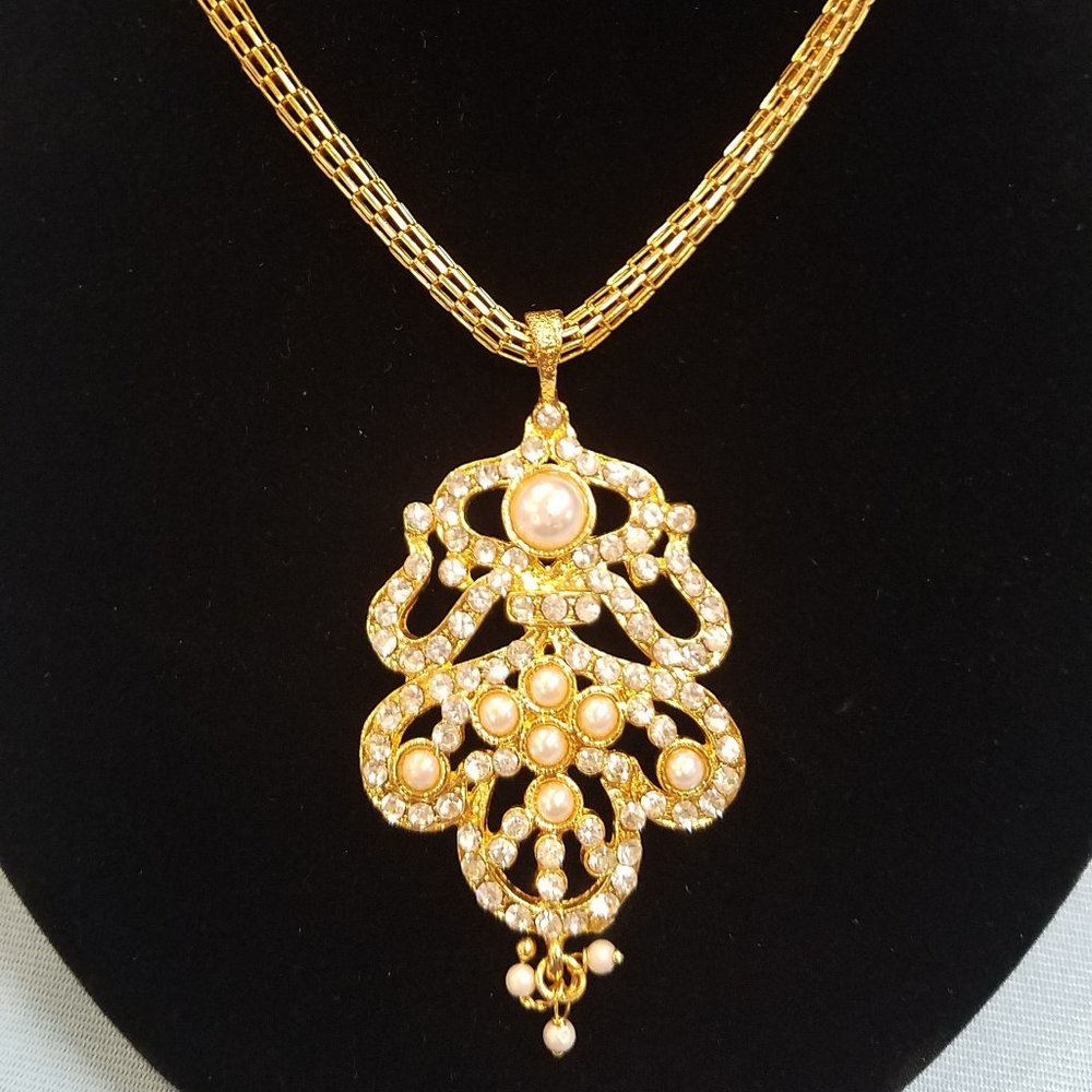 Bollywood Style Glamorous Necklace